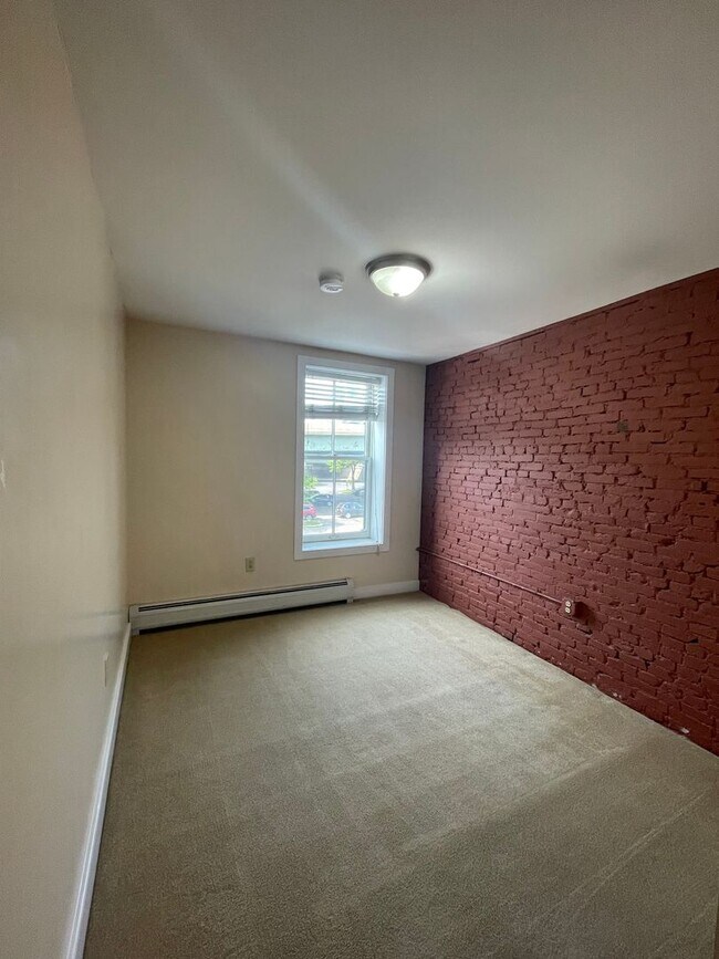 Building Photo - 323 E Water St