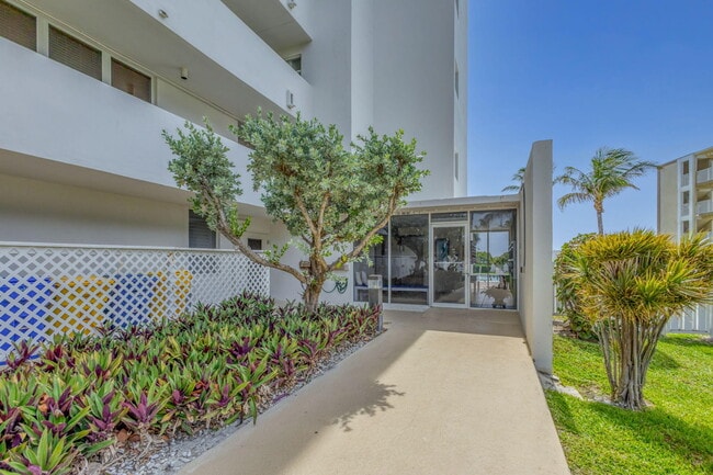 Building Photo - 3640 N Ocean Dr