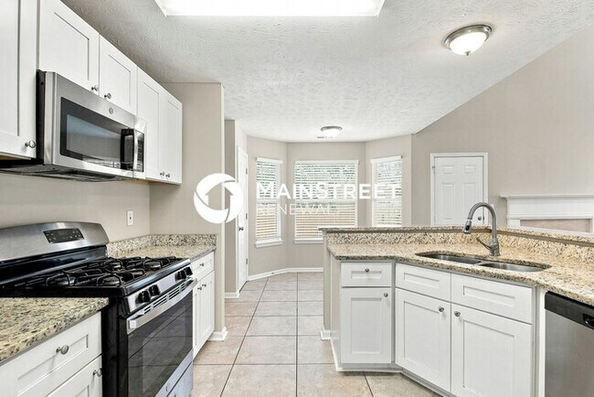 Building Photo - 3 Bedroom Pet-Friendly Home in Fayetteville, GA with Main Street Renewal