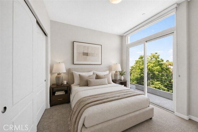 Building Photo - 401 N Serrano Ave