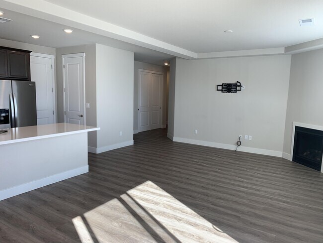 Building Photo - 7600 Arya Ct