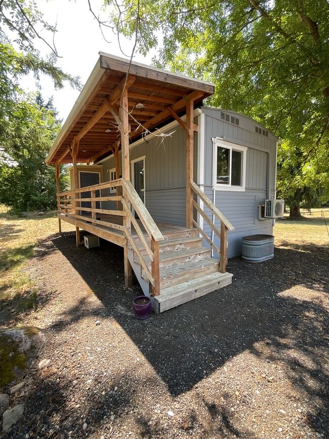Building Photo - Charming Tiny Home in Yelm
