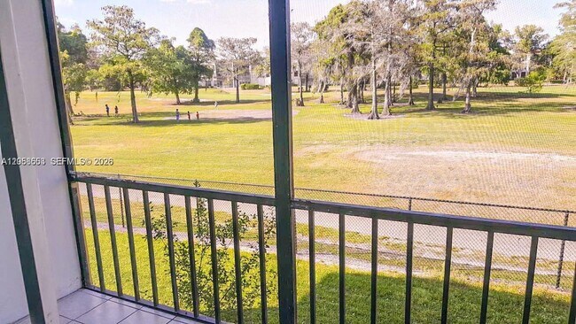 Building Photo - 7911 N Colony Cir