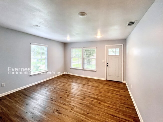 Building Photo - 300 Kimball Loop