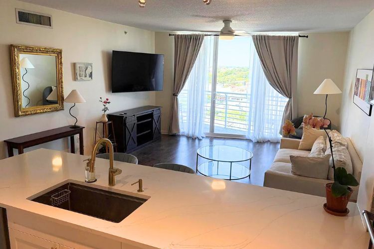 Building Photo - 1551 N Flagler Dr