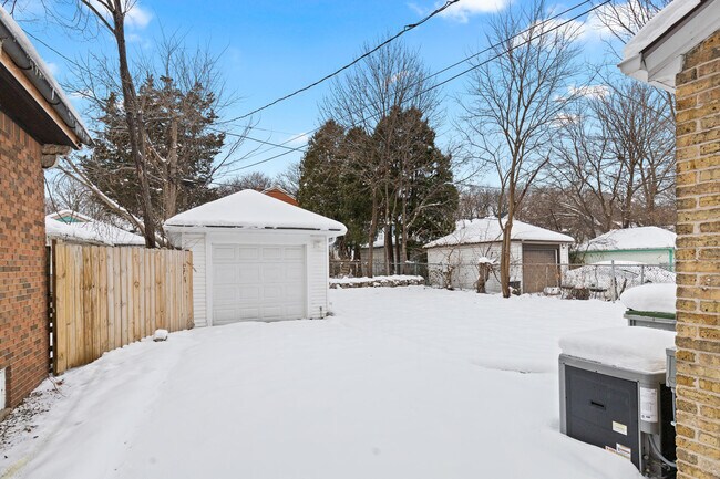 Building Photo - 4109 N 40th St