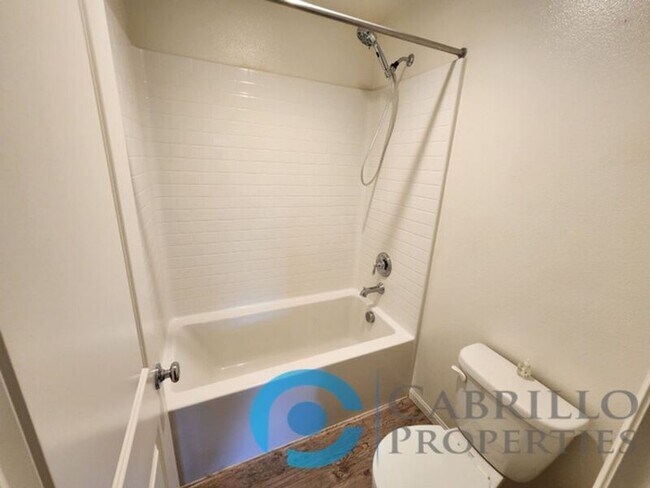 Building Photo - 232 Sweet Bay Ct