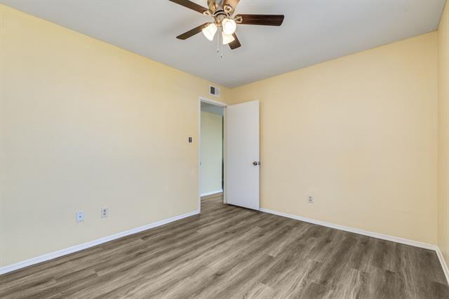 Building Photo - 134 London Ln