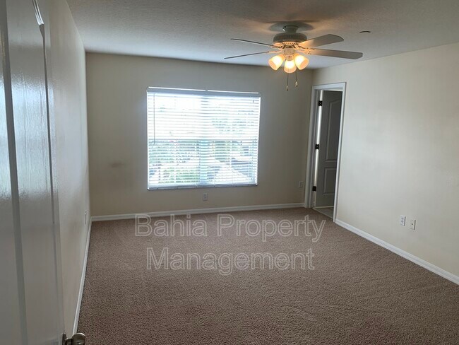 Building Photo - 2502 Lexington Oak Dr