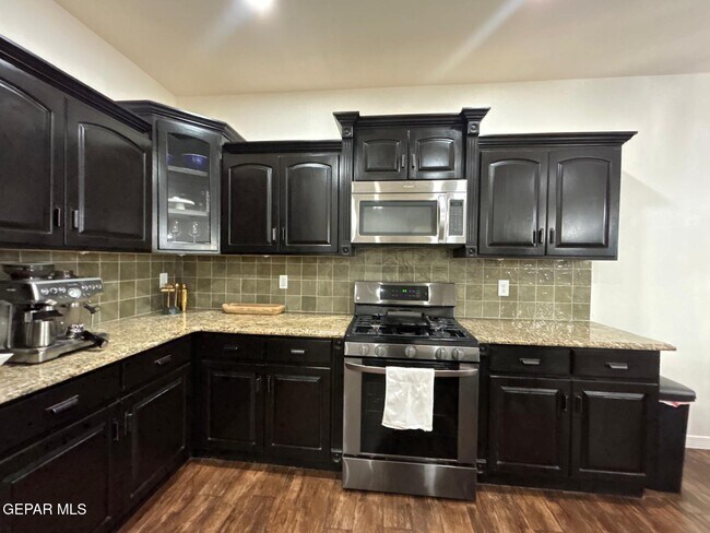 Building Photo - 7349 Skyrocket Dr