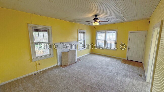 Building Photo - 2BR Home with Water, Sewer & Lawn Care Included + Covered Porch
