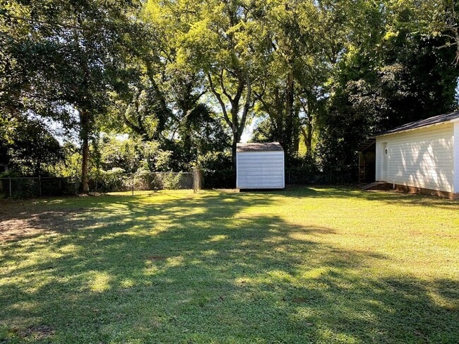 Building Photo - Handsome 3-bedroom just for you !