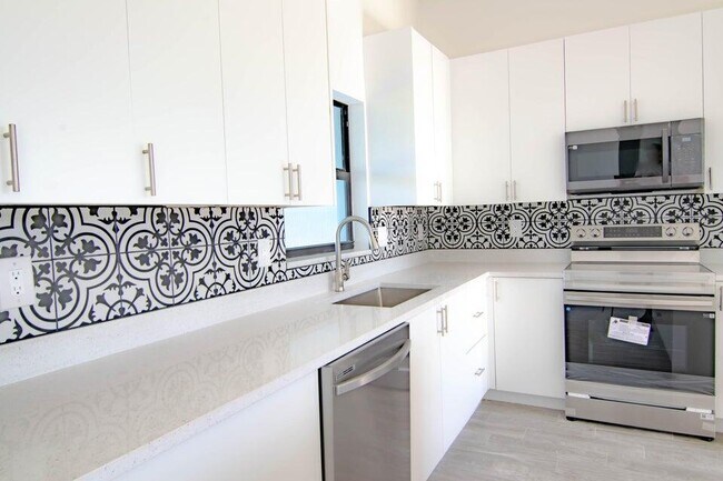 Building Photo - 8126 Thruso Rd