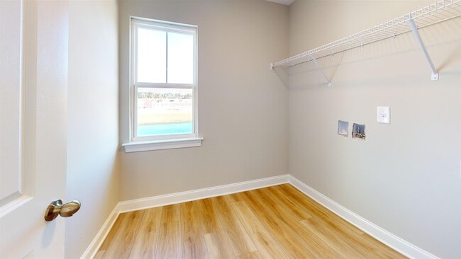 Building Photo - 1032 Moen Lp