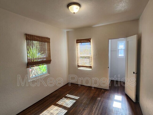 Building Photo - 907 9th St