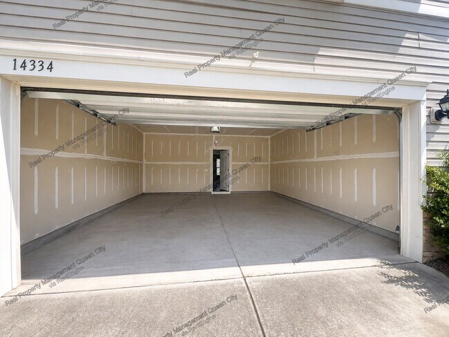 Building Photo - 14334 Lunenburg Ln