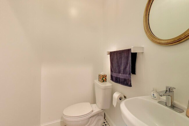 Building Photo - Sprawling 5 Bed, 3 Bath, Two Kitchens, Dual Back Decks, Two Office/Den Townhouse, 2 WD in Unit - ...