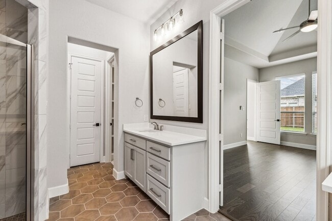 Building Photo - 2232 Grey September St