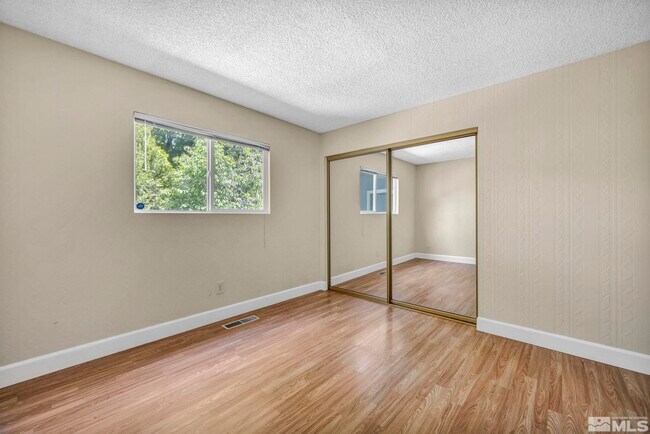 Building Photo - 840 Twin Pines Rd