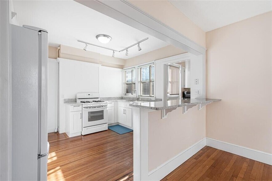 Building Photo - 118 Ocean Ave