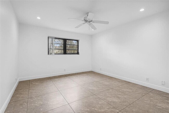 Building Photo - 9150 NW 38th Dr