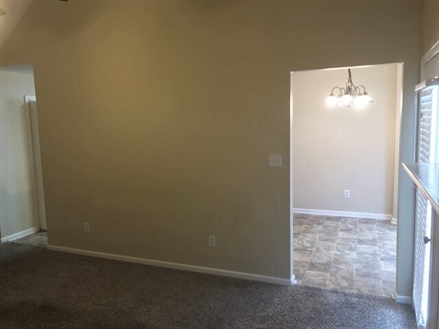 Building Photo - 4718 Vineyard Ct