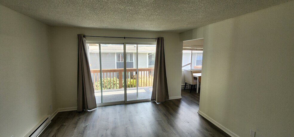 Building Photo - 17301 NE 45th St