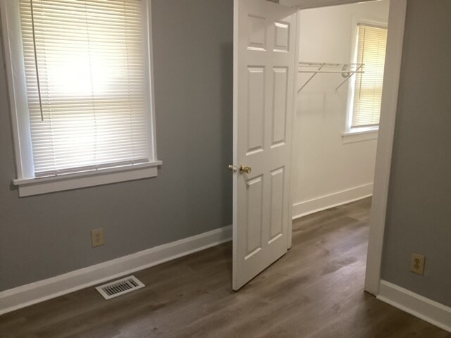 Building Photo - 350 S Roena St