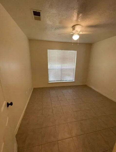 Building Photo - 2527 Cypress Dr