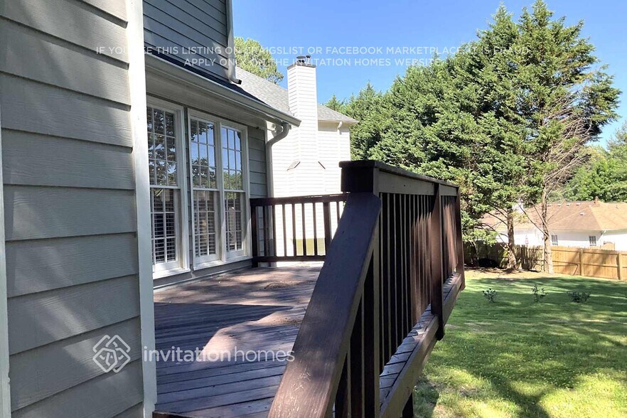 Building Photo - 3391 Longfield Dr SW