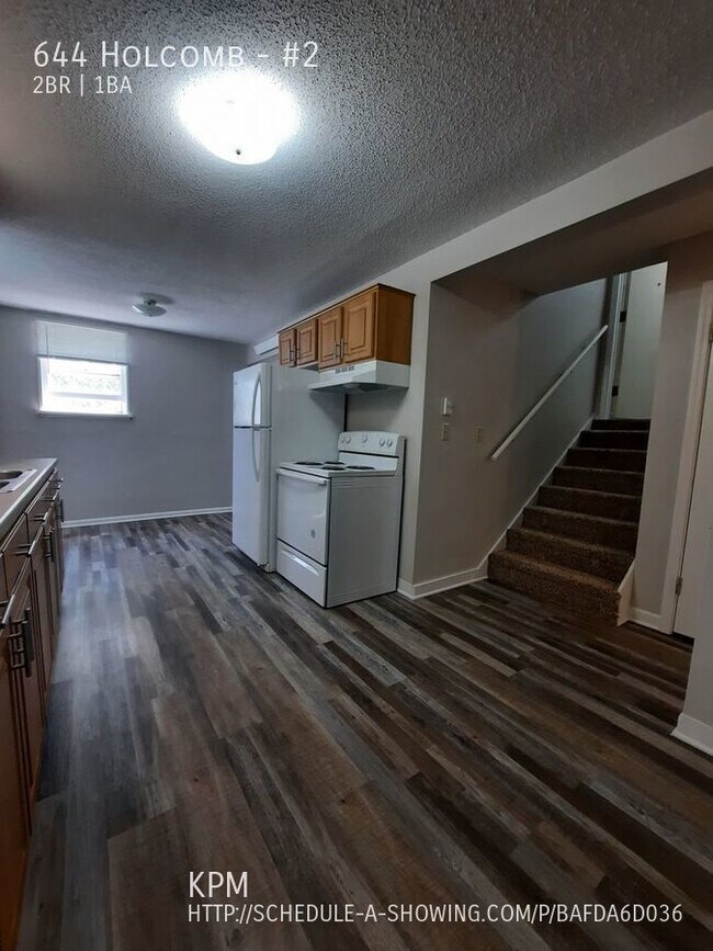 Building Photo - 2 BED | 1 BATH | DUPLEX | DOG FRIENDLY