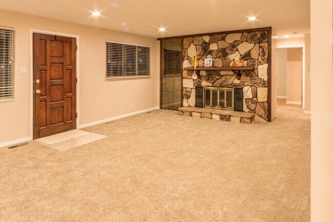 Building Photo - 5886 S Utahna Dr