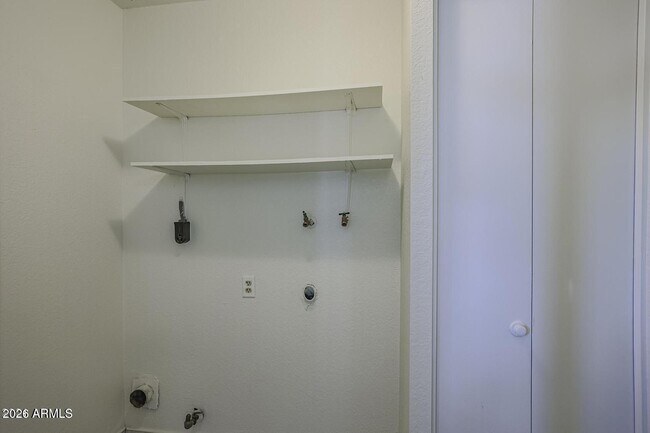 Building Photo - 3020 N 87th Ave