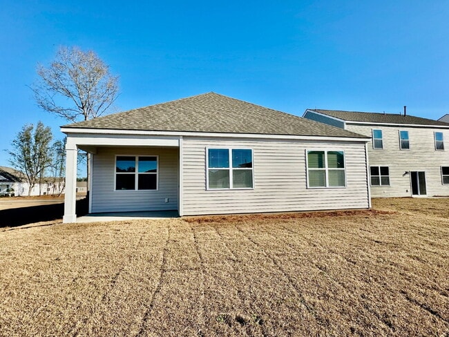 Building Photo - Three Bedroom Single Level Home in the Retreat at East Argent!