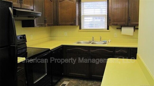 Building Photo - 714 S Marion Ave