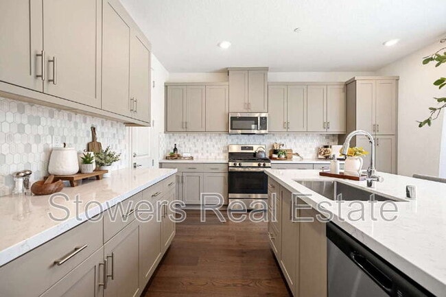 Building Photo - 2428 Periwinkle Pl