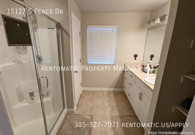 Building Photo - 15127 Peace Dr