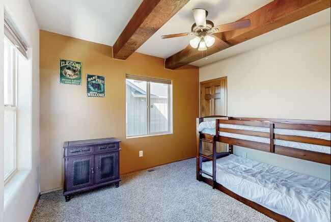 Building Photo - 760 S Creekside Dr