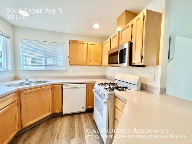 Building Photo - 9007 Stone Ave N