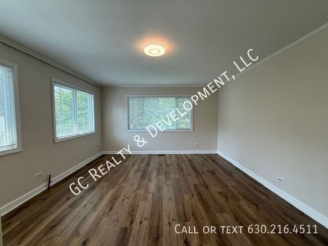 Building Photo - 318 S Hale St