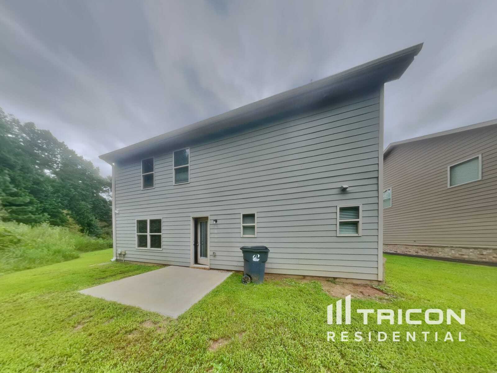 Building Photo - 325 Nutwood Trce