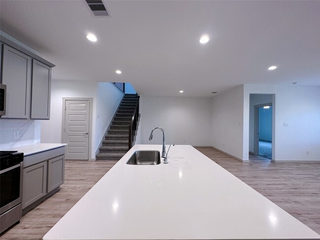 Building Photo - 29402 Ella Larchmont Ct