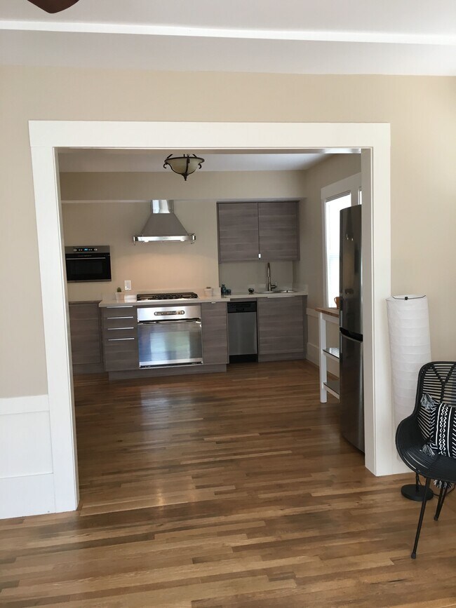 Building Photo - 1072 45th St