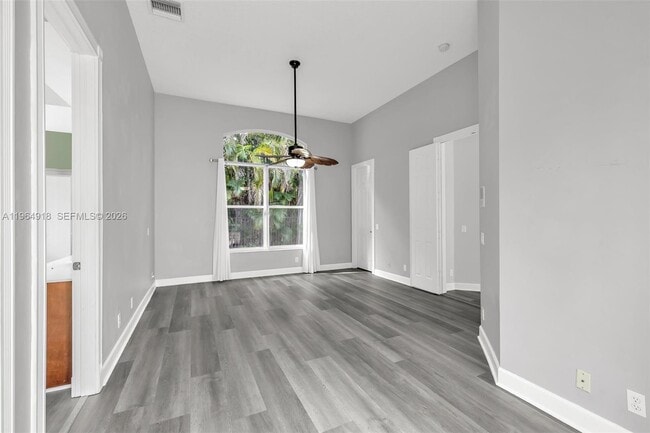 Building Photo - 558 NW 118th Ave