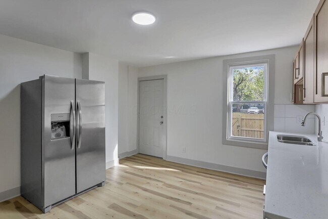 Building Photo - 2486 Findley Ave