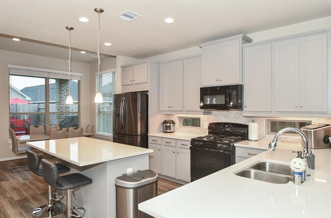 Building Photo - 31207 Birch Mills Dr