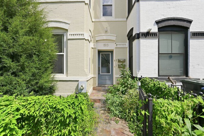 Building Photo - 1513 4th St NW