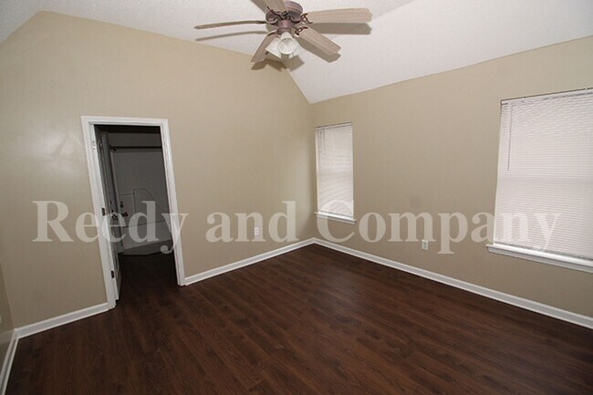Building Photo - 6077 Wills Way Cir S