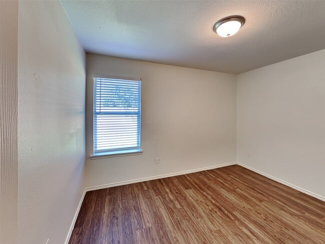 Building Photo - 3427 Apache Meadows Drive