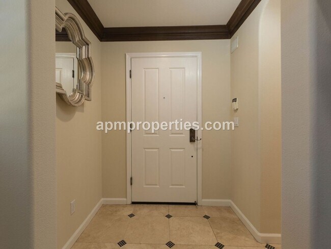 Building Photo - Upscale 3 Bedroom + Den, 4 bath, Detached Cottage, in Gale Ranch!